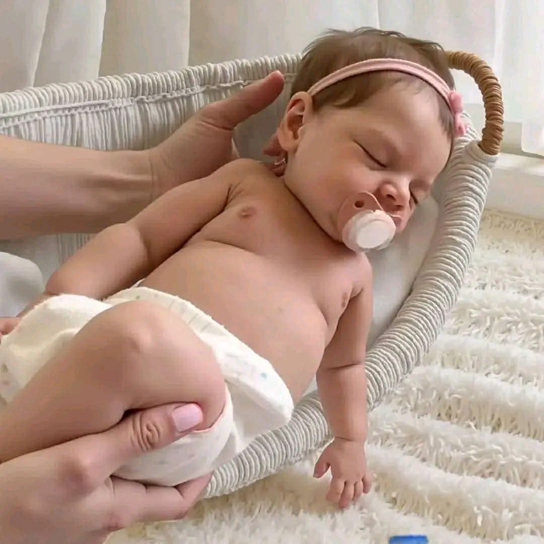 Isla May - Image 1