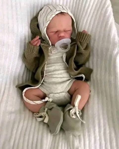 Ella Joy - Image 1